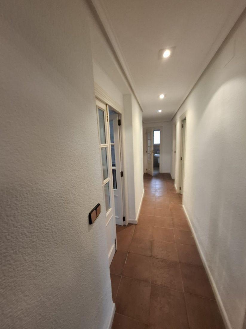 Chalet for Sale in Paterna