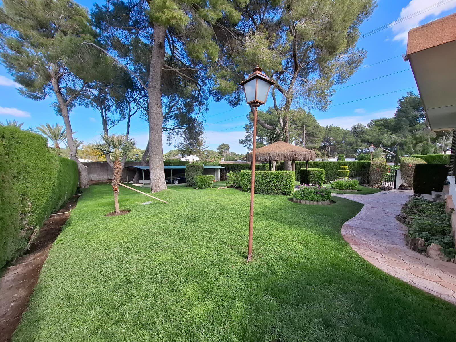 Chalet for Sale in Paterna