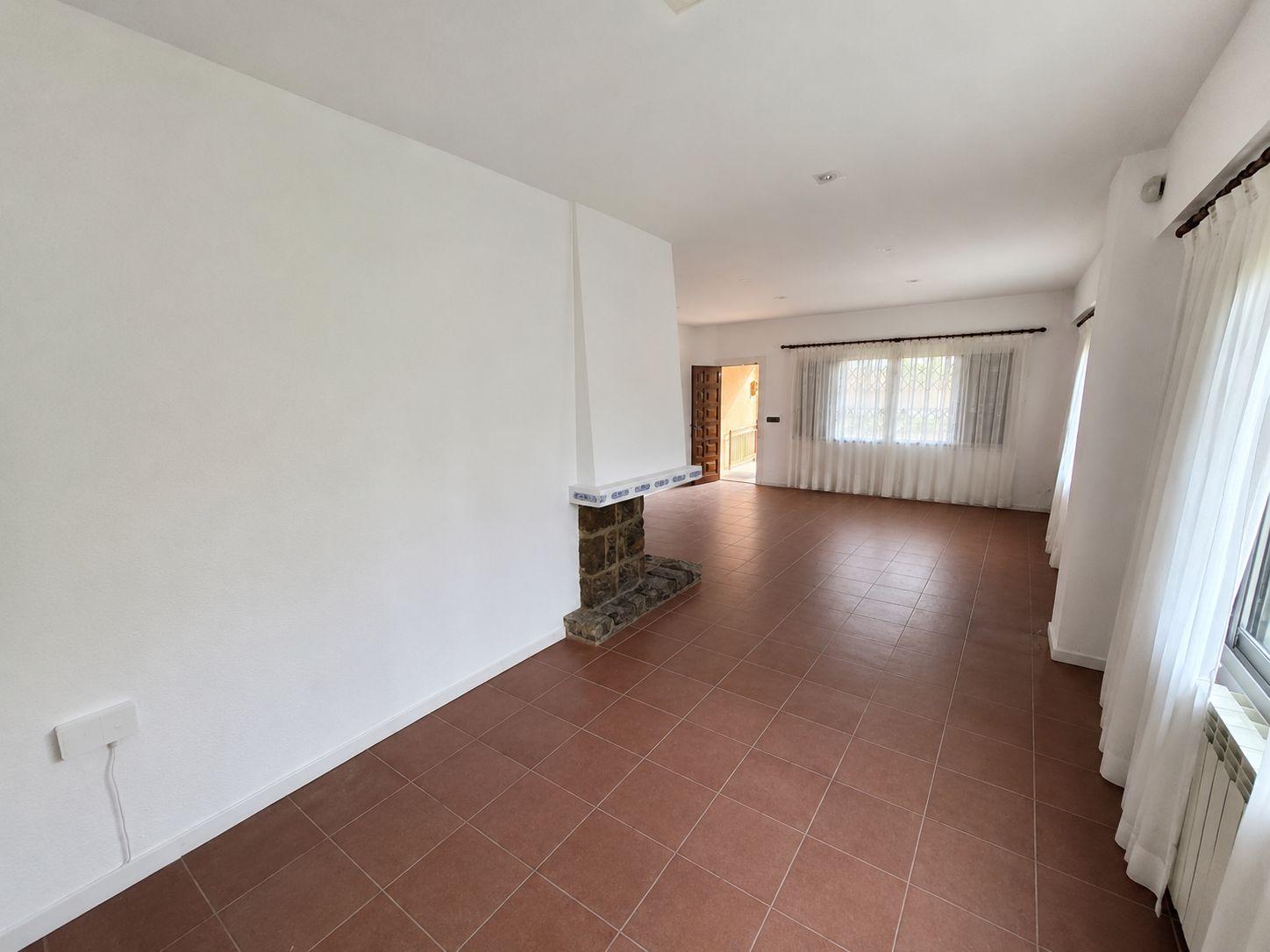 Chalet for Sale in Paterna