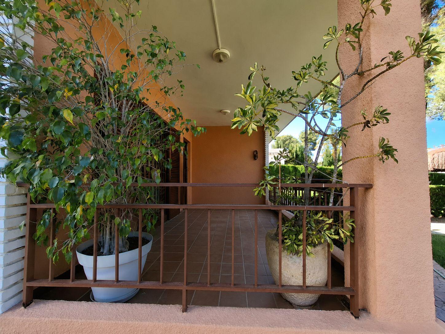 Chalet for Sale in Paterna