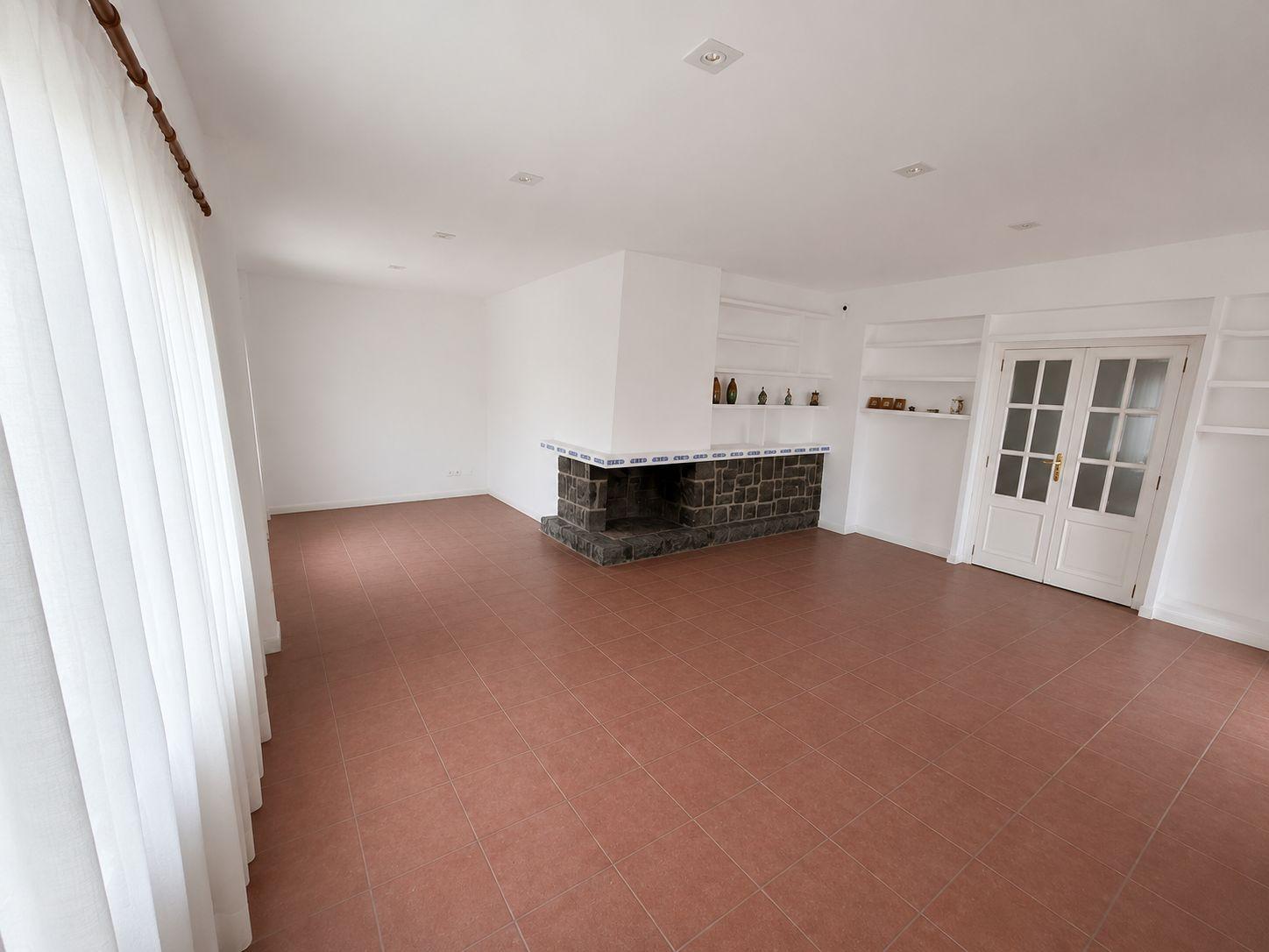 Chalet for Sale in Paterna