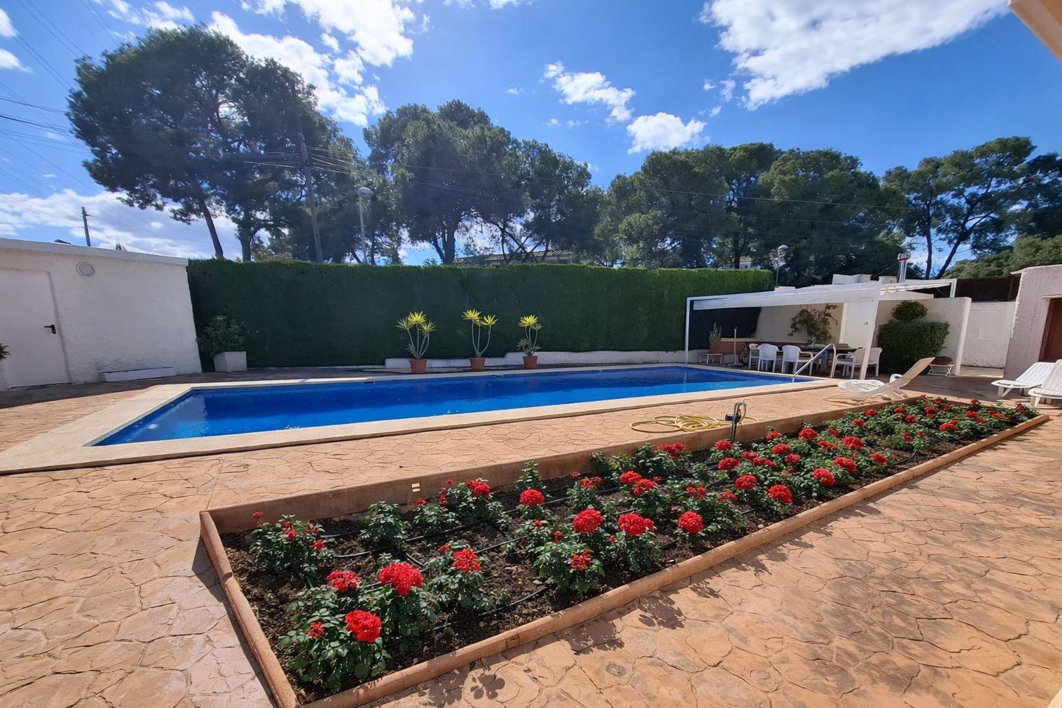Chalet for Sale in Paterna
