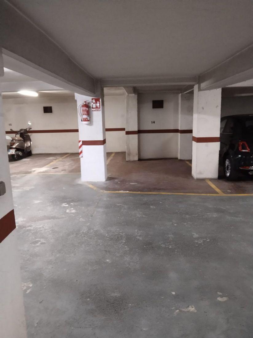 Garage for Sale in Valencia