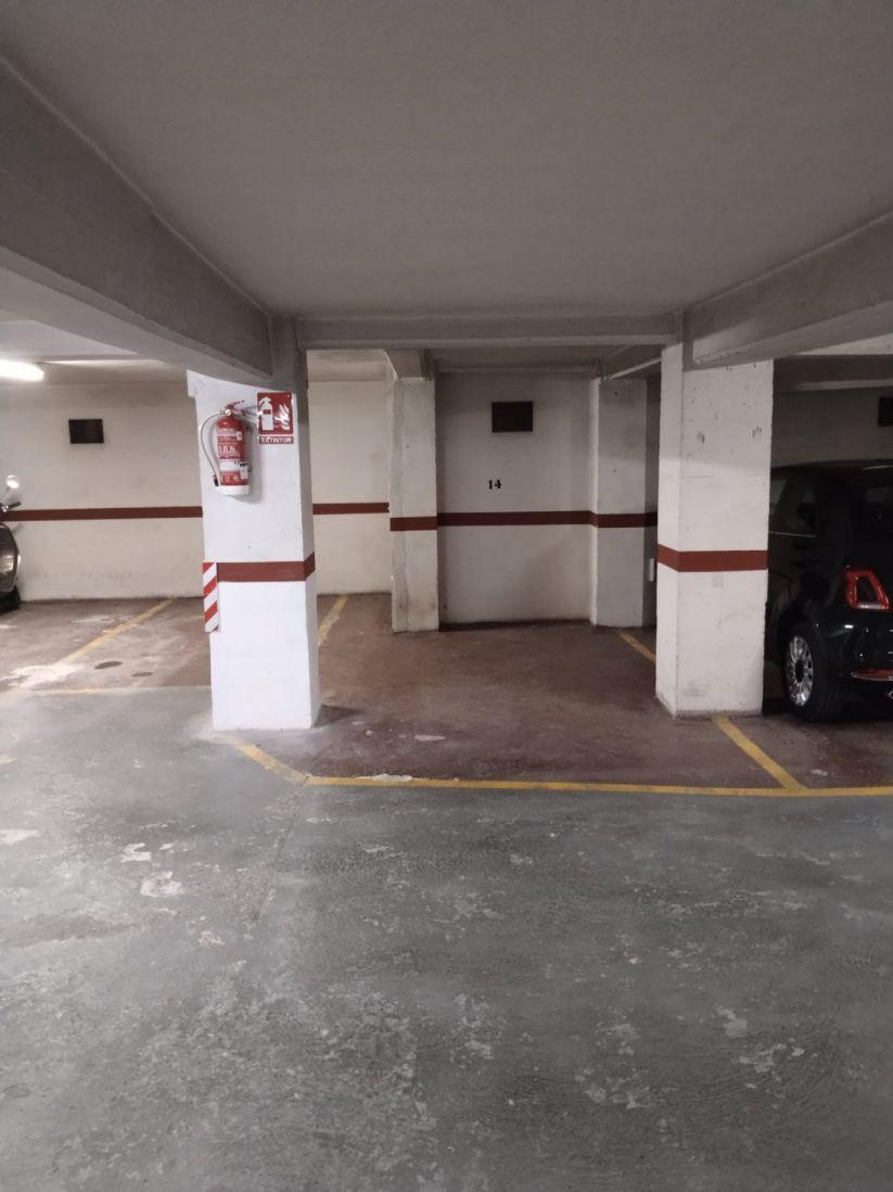 Garage for Sale in Valencia