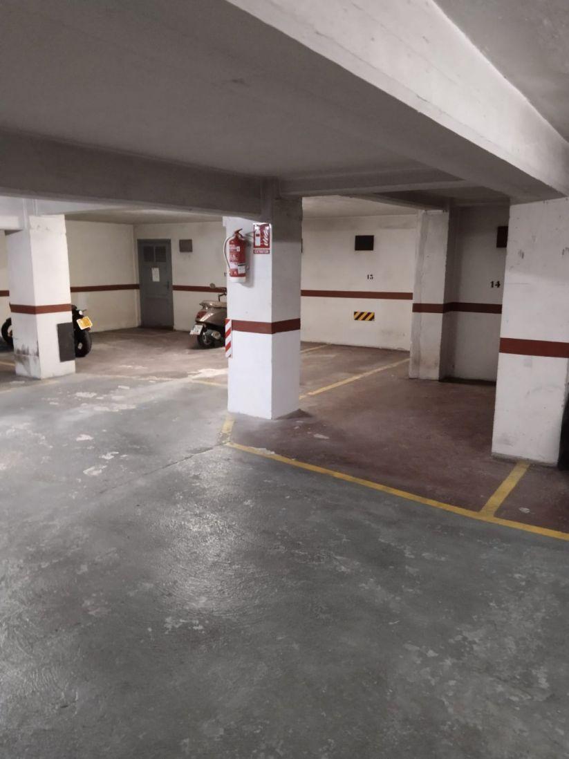 Garage for Sale in Valencia