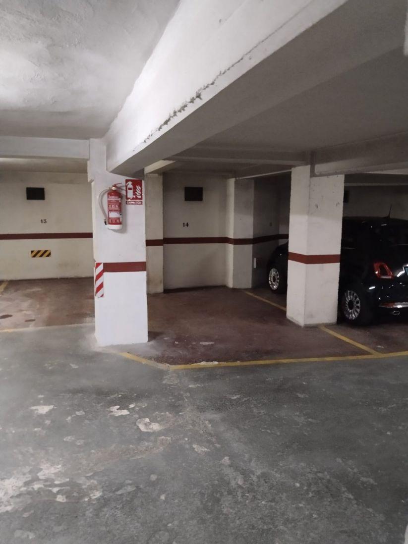 Garage for Sale in Valencia
