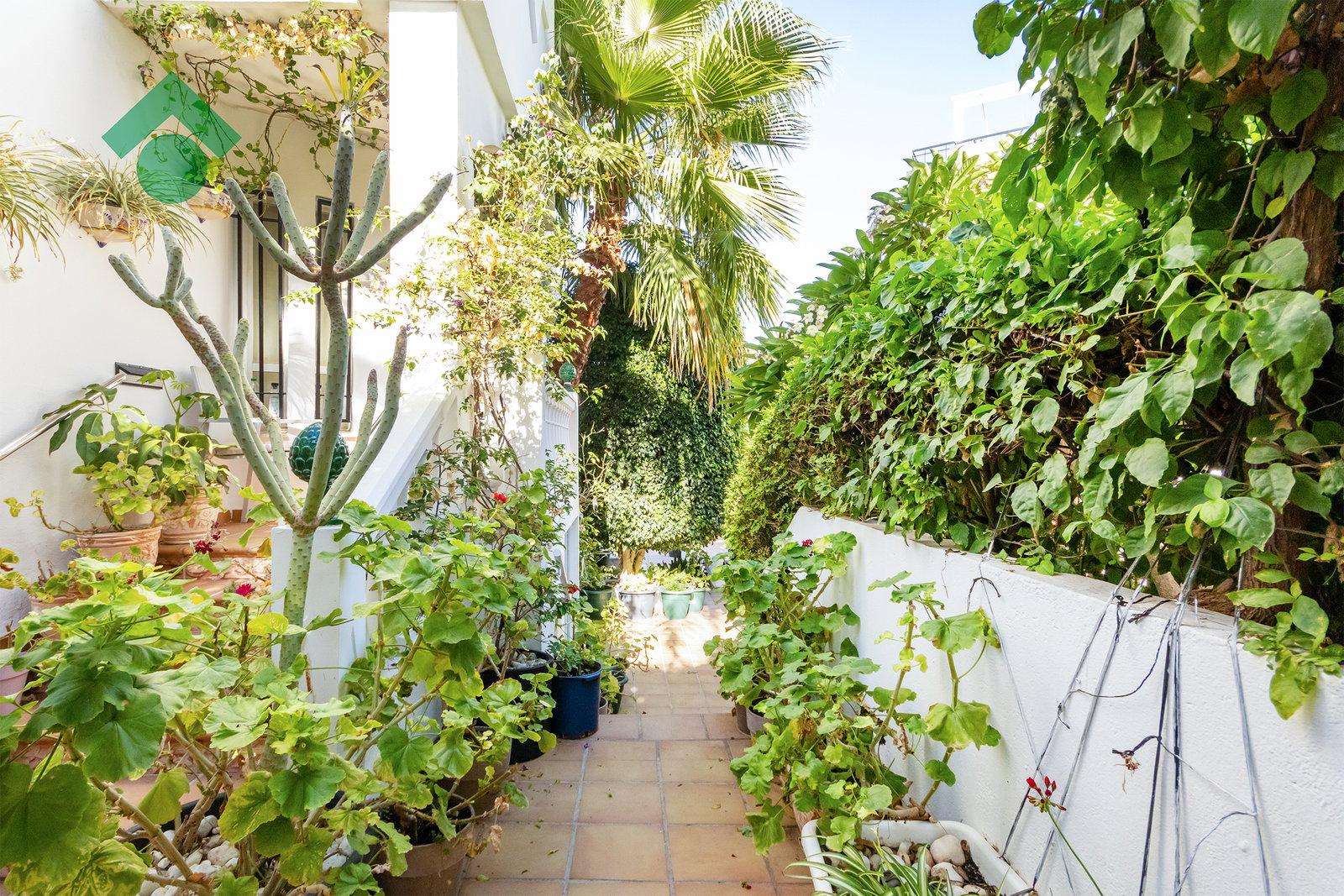 Villa for Sale in Almuñécar