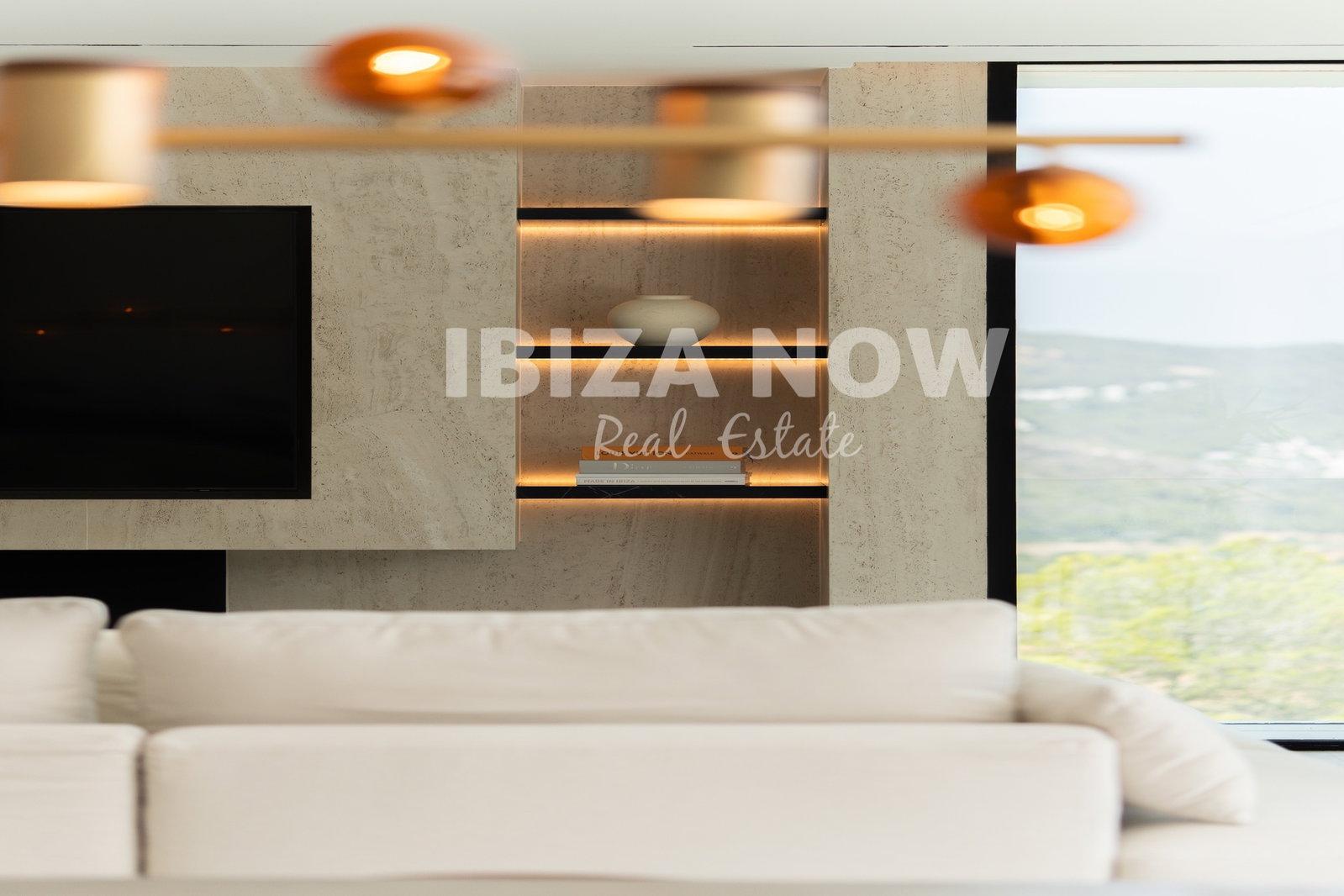 Villa for Sale in Santa Eulalia del Río