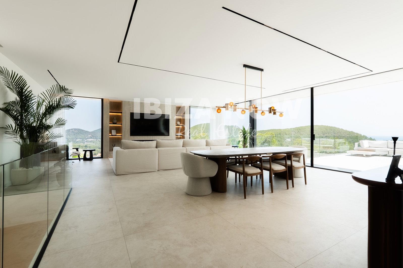 Villa for Sale in Santa Eulalia del Río