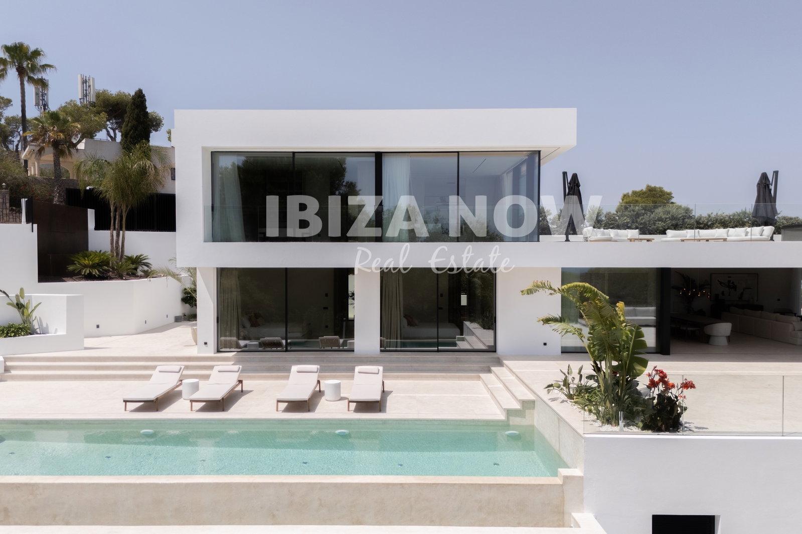 Villa for Sale in Santa Eulalia del Río
