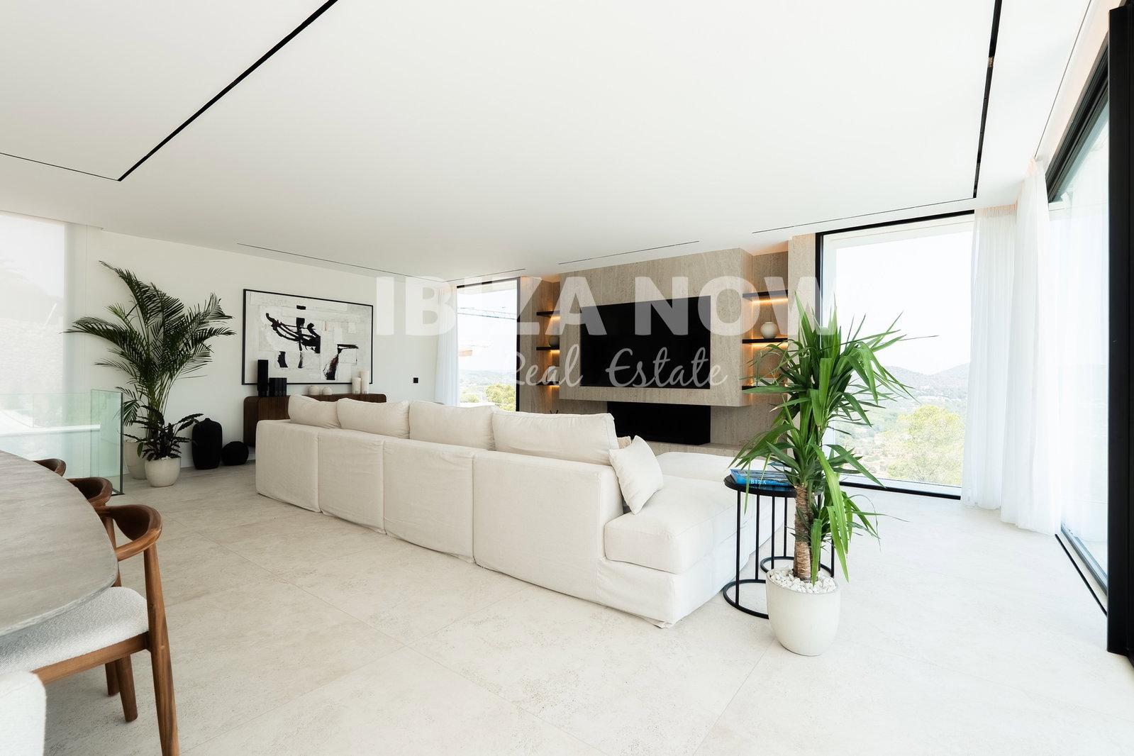 Villa for Sale in Santa Eulalia del Río