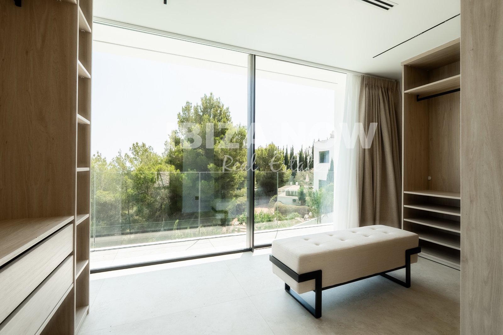 Villa for Sale in Santa Eulalia del Río