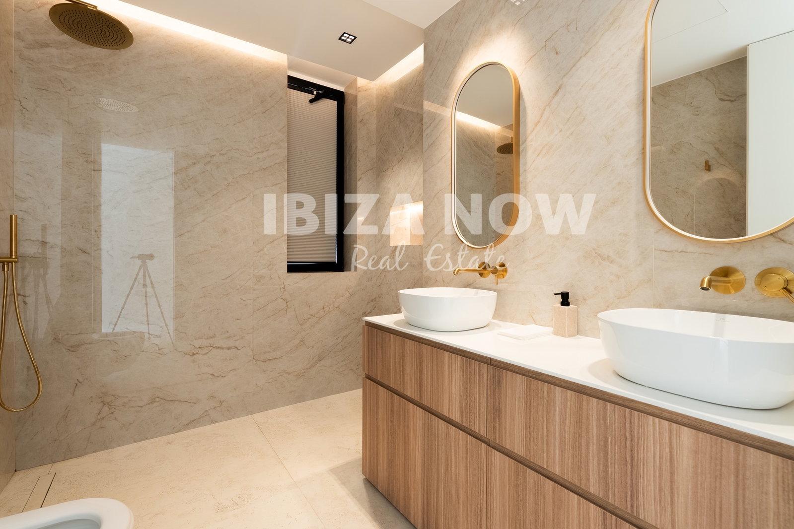Villa for Sale in Santa Eulalia del Río
