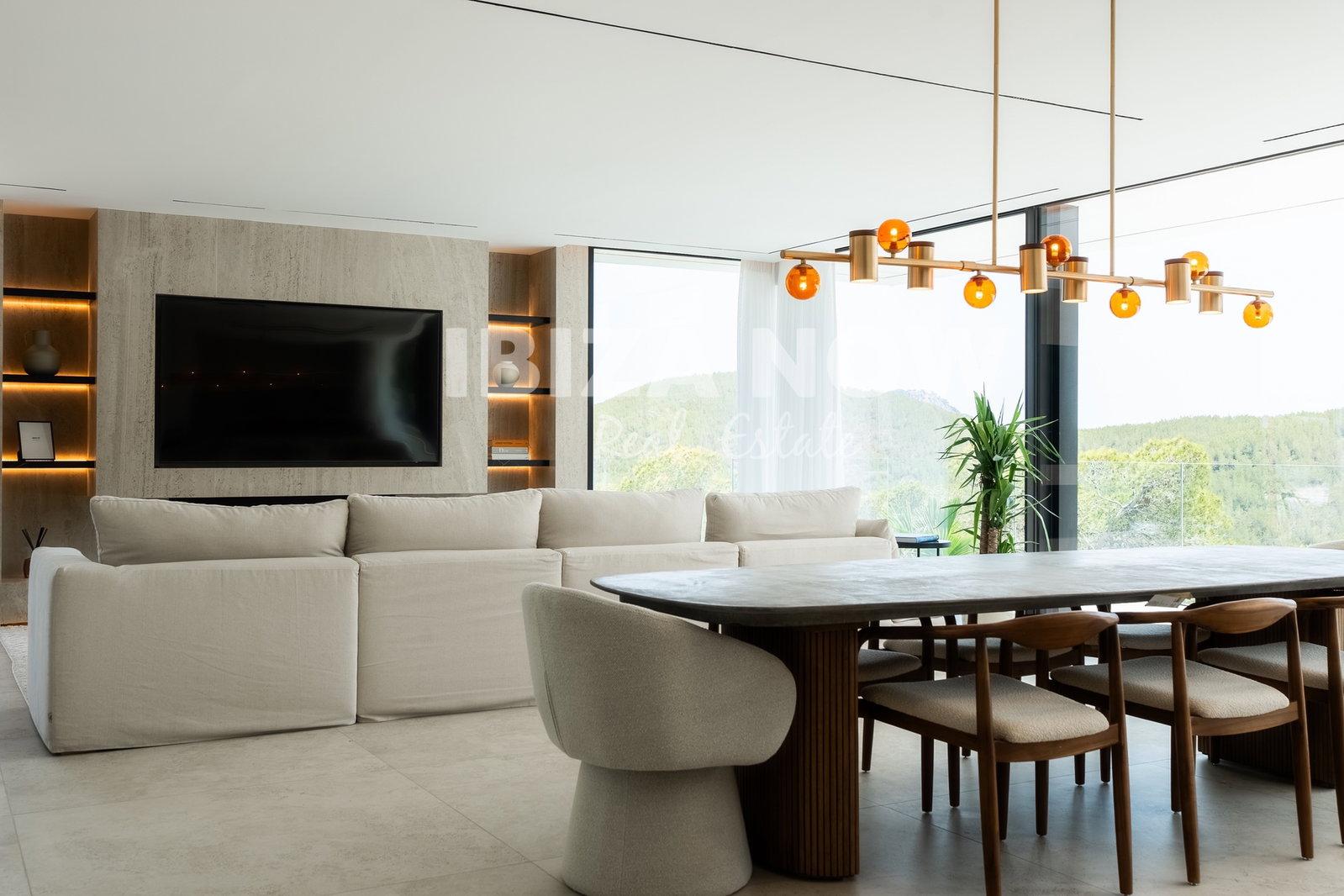 Villa for Sale in Santa Eulalia del Río