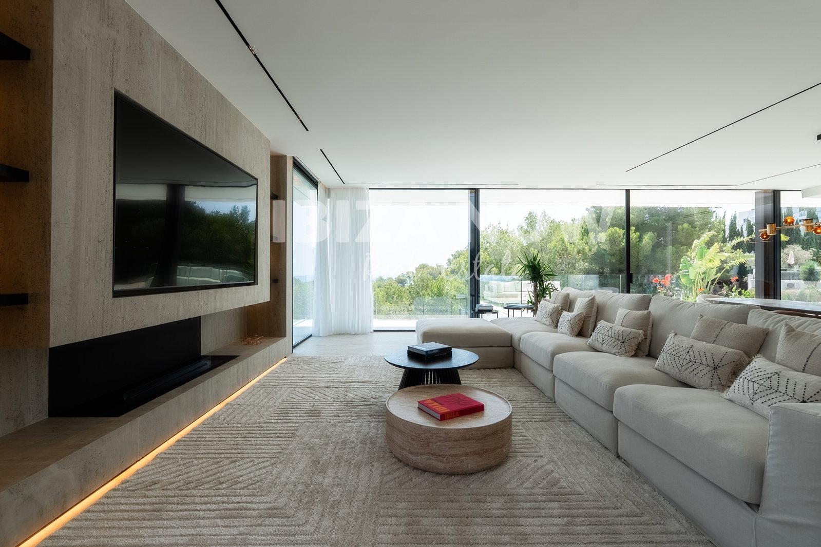 Villa for Sale in Santa Eulalia del Río