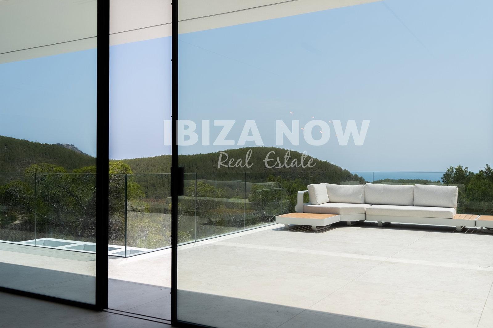 Villa for Sale in Santa Eulalia del Río