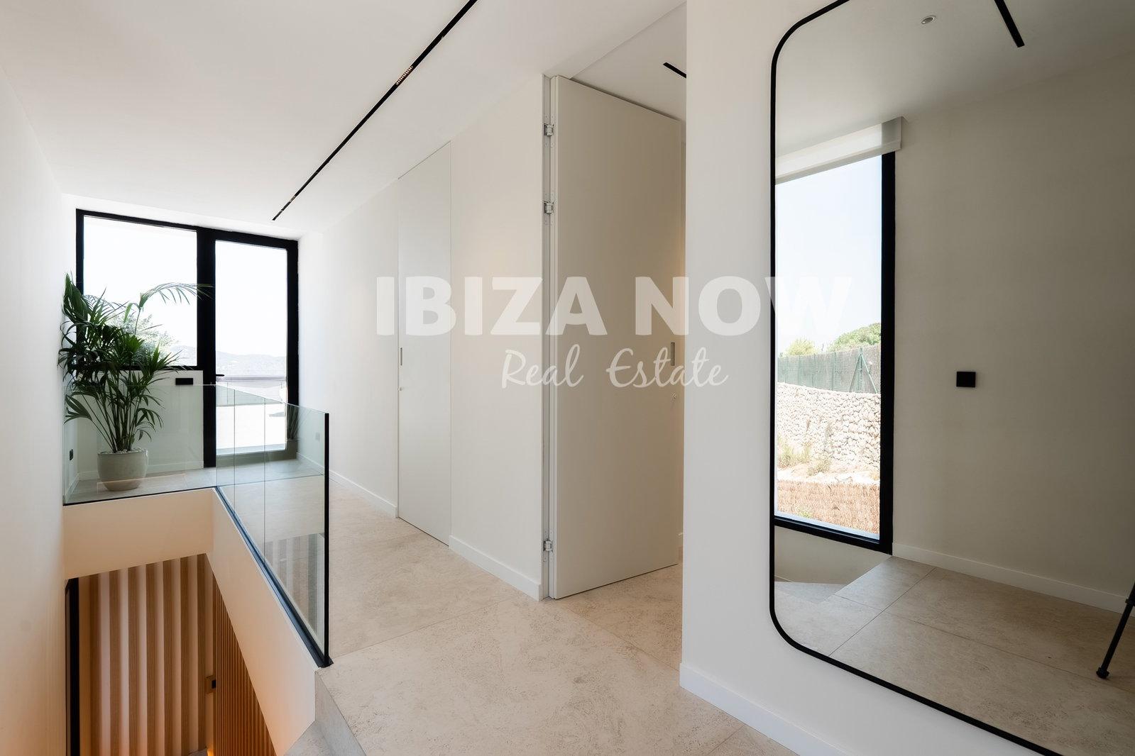 Villa for Sale in Santa Eulalia del Río