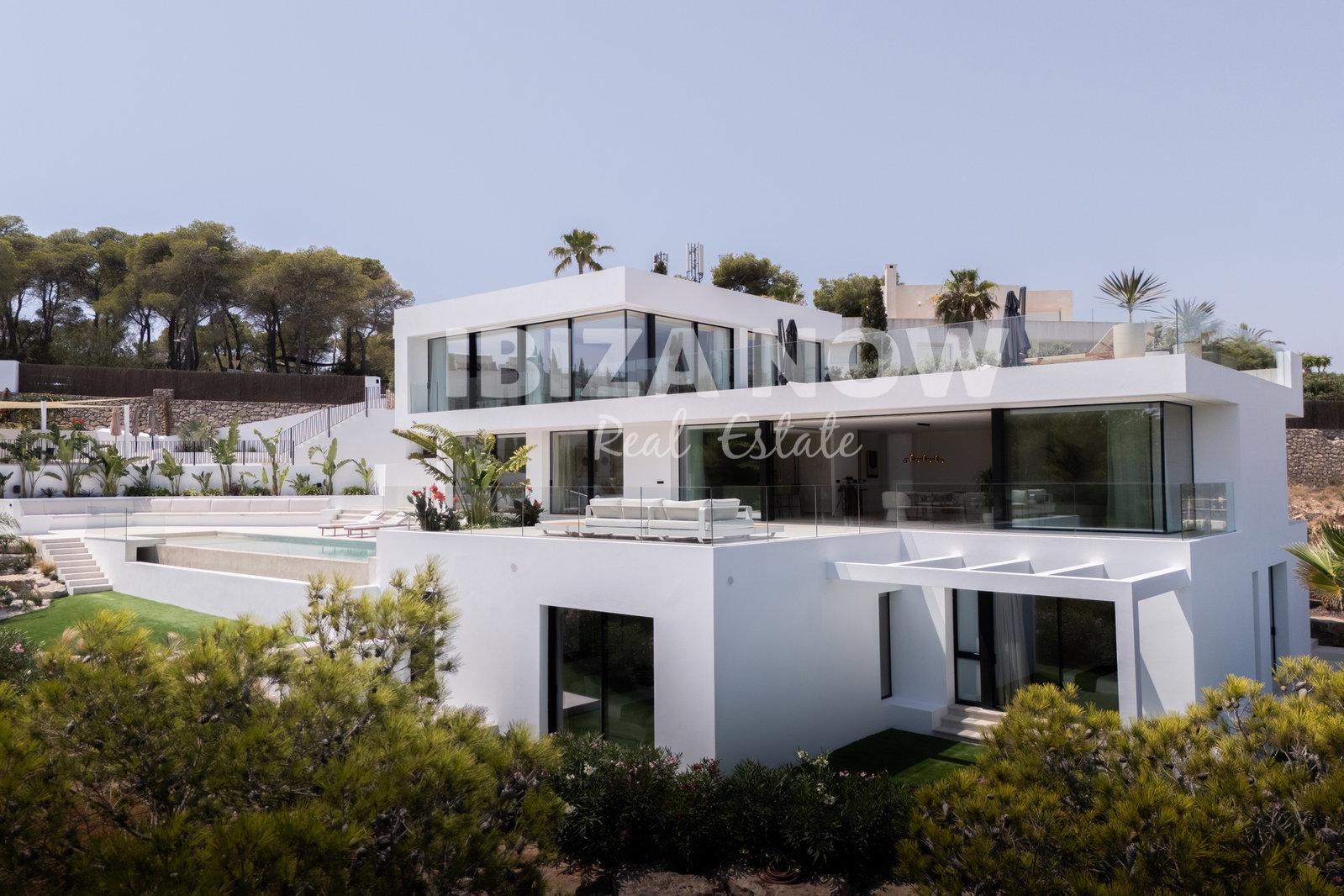 Villa for Sale in Santa Eulalia del Río