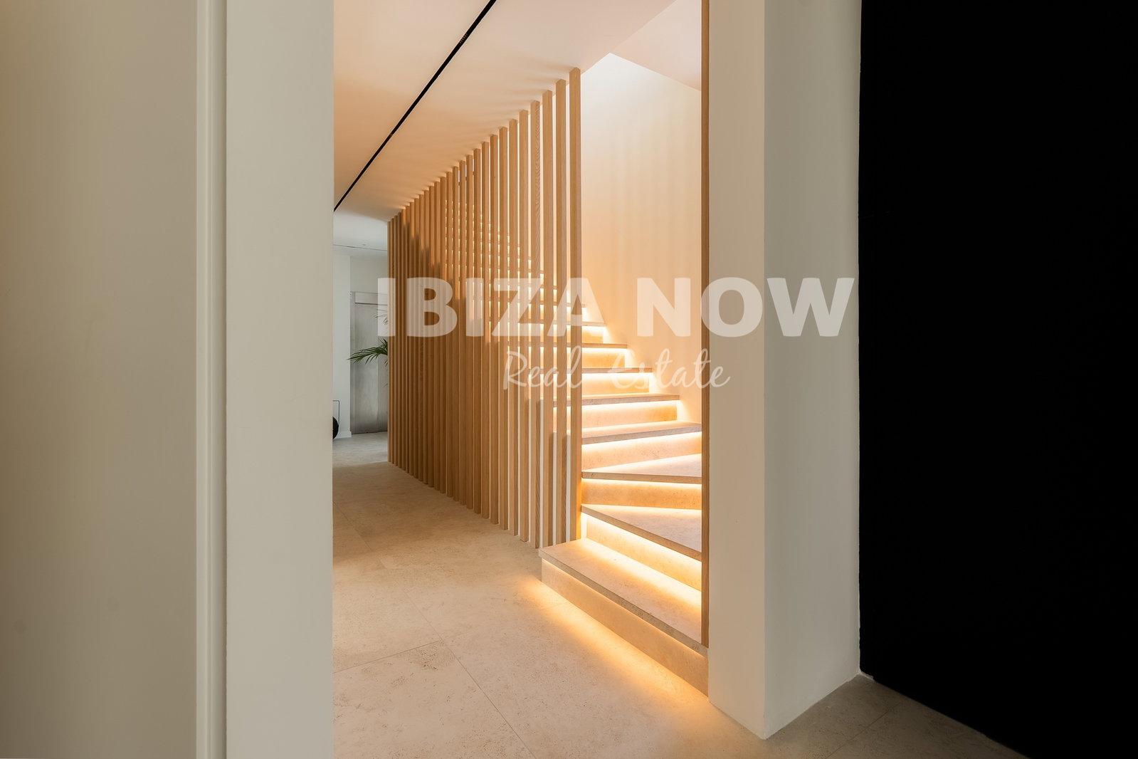 Villa for Sale in Santa Eulalia del Río