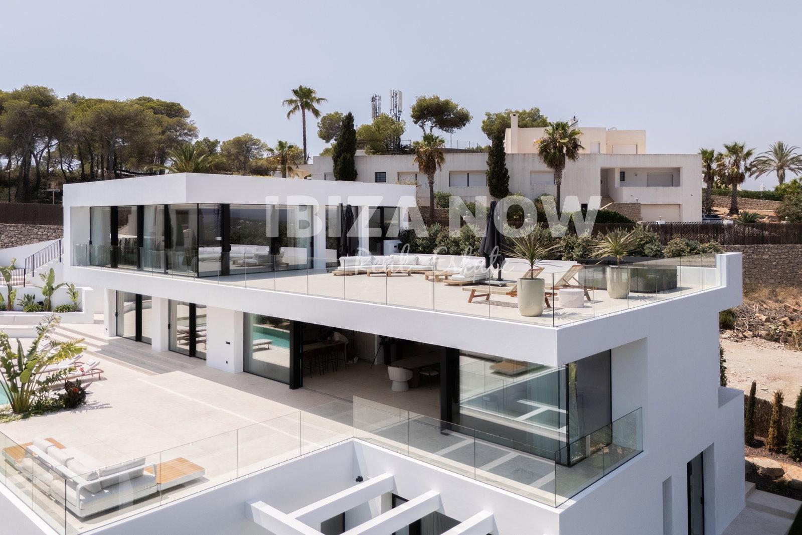 Villa for Sale in Santa Eulalia del Río