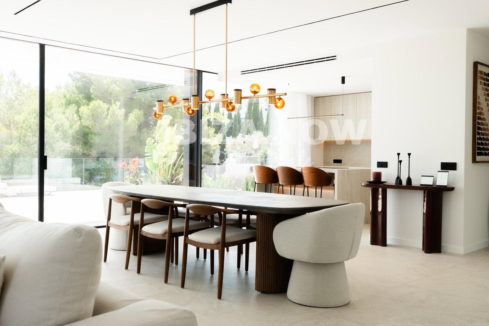 Villa for Sale in Santa Eulalia del Río