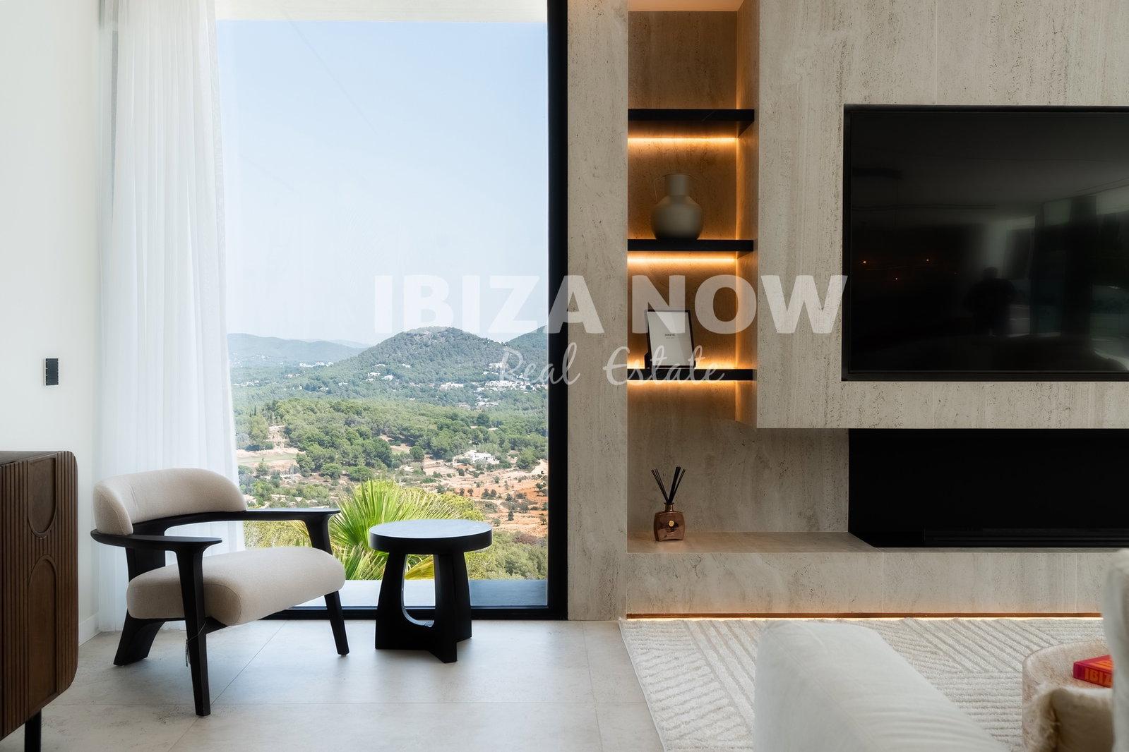 Villa for Sale in Santa Eulalia del Río