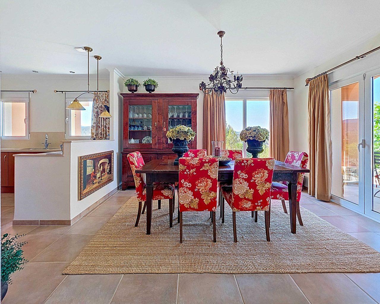 Villa for Sale in Ayora