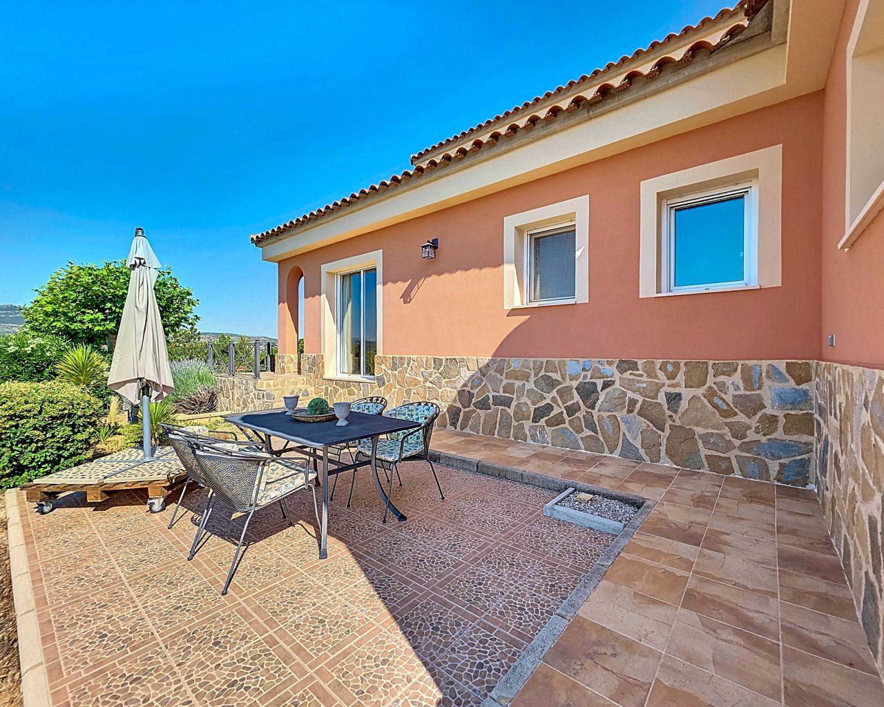 Villa for Sale in Ayora