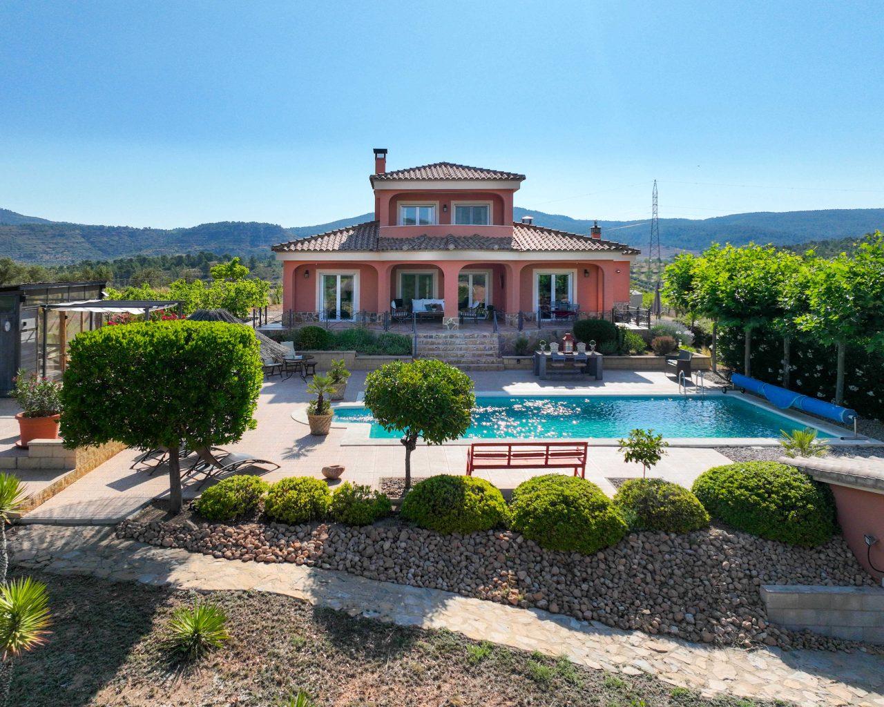 Villa for Sale in Ayora