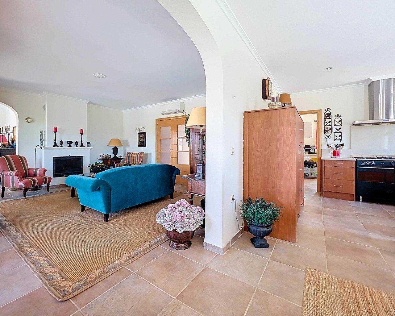 Villa for Sale in Ayora