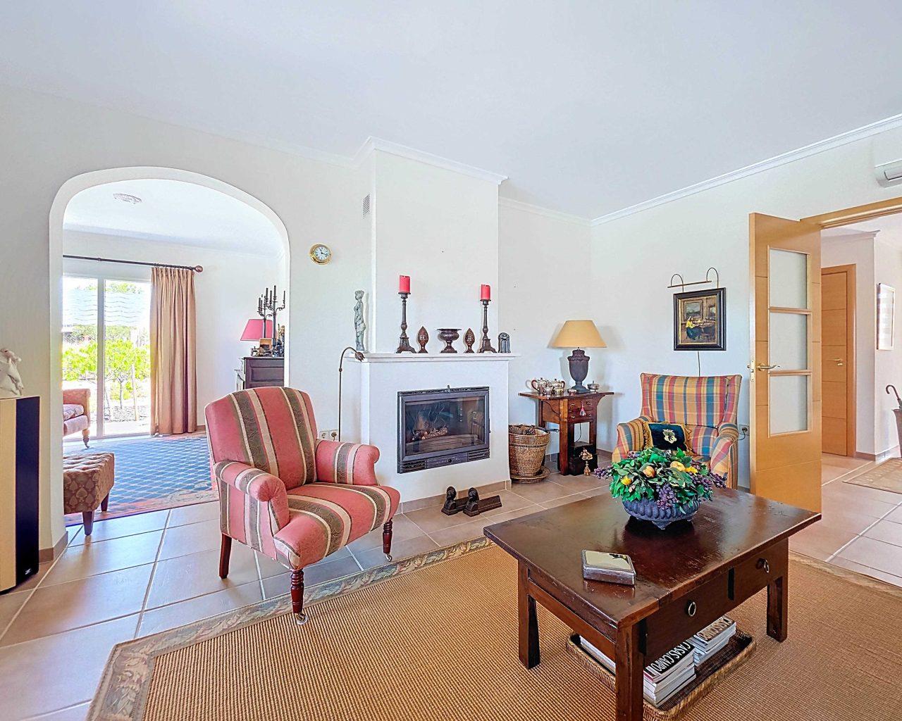 Villa for Sale in Ayora