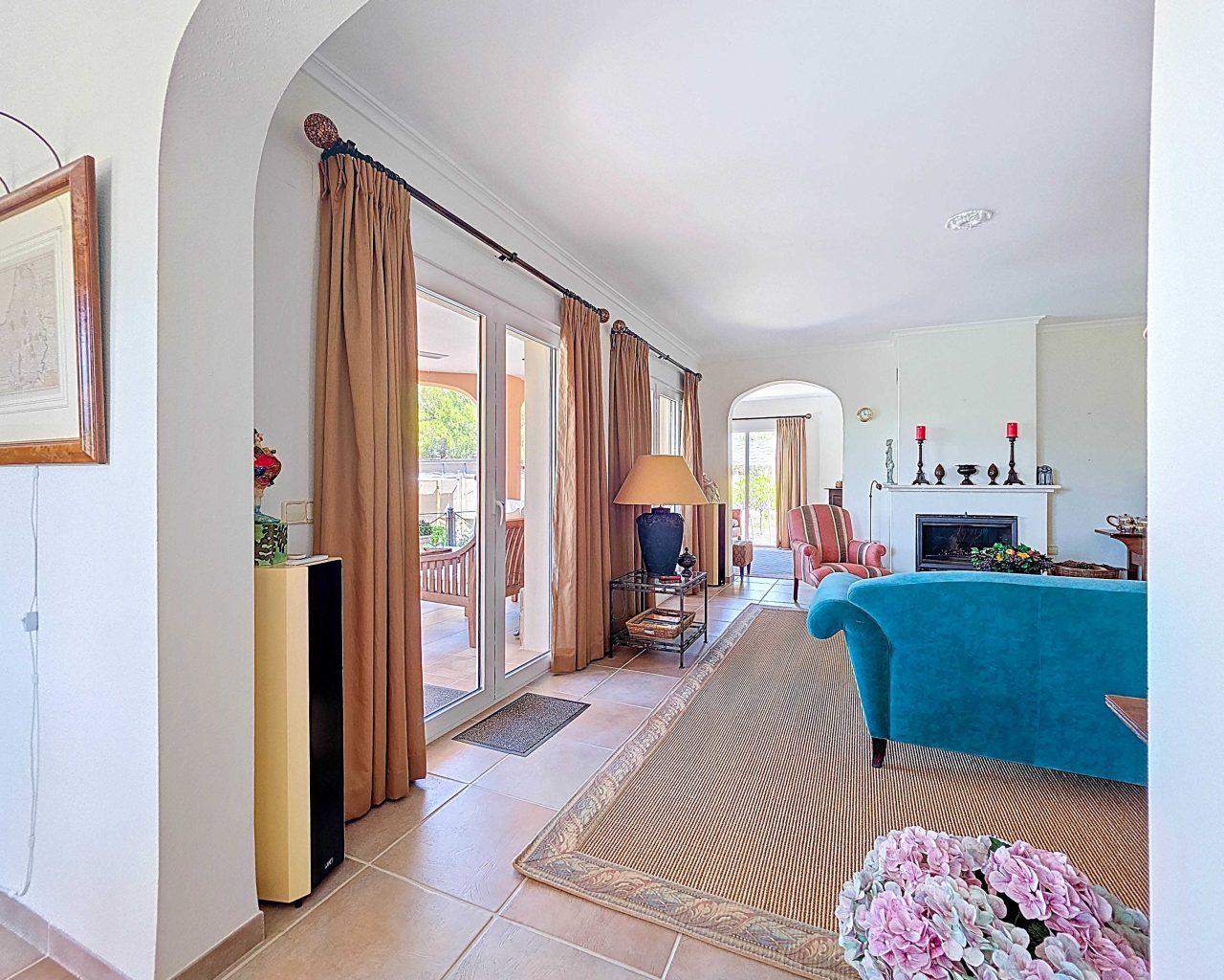 Villa for Sale in Ayora