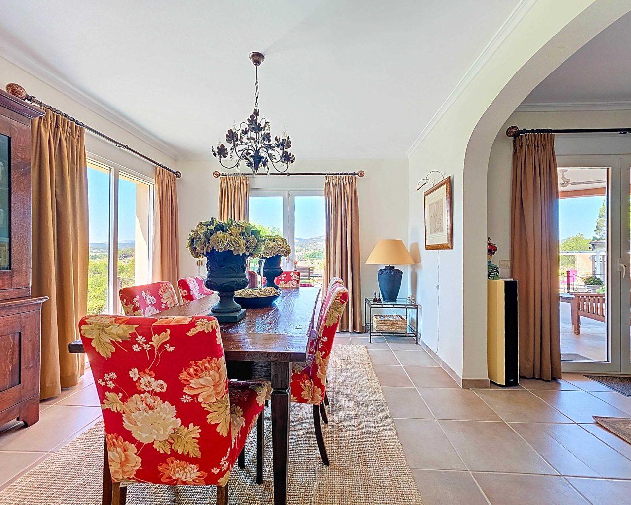 Villa for Sale in Ayora