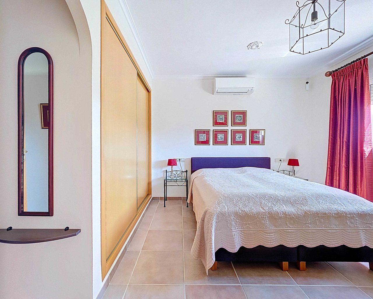 Villa for Sale in Ayora