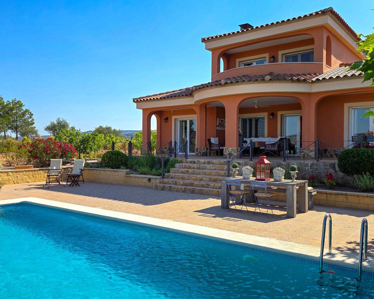 Villa for Sale in Ayora