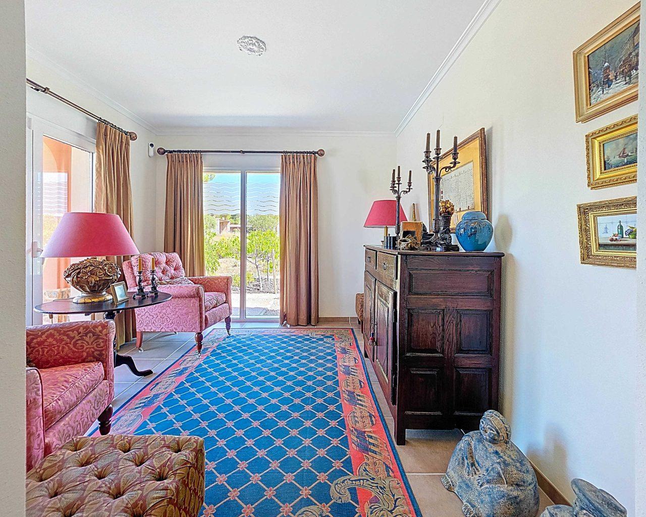 Villa for Sale in Ayora