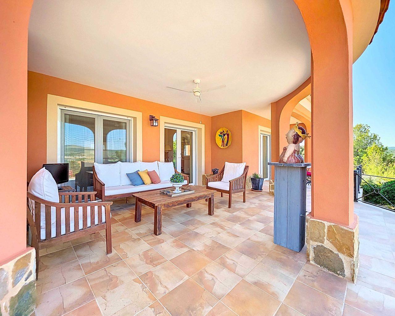 Villa for Sale in Ayora