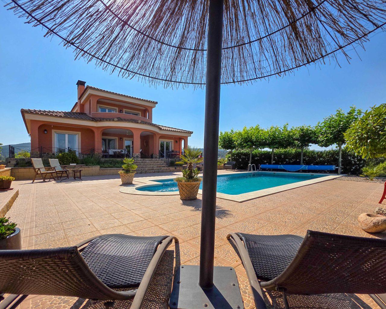 Villa for Sale in Ayora