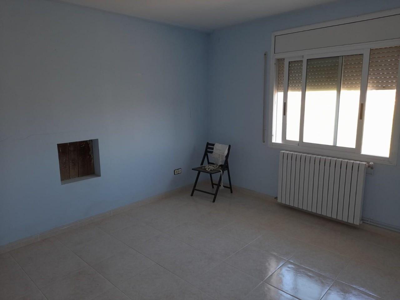 Villa for Sale in Benissanet