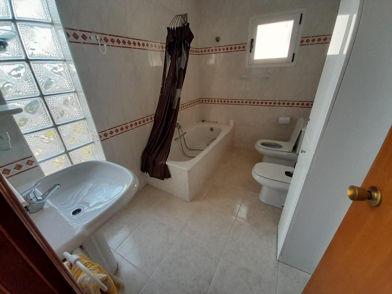 Villa for Sale in Benissanet