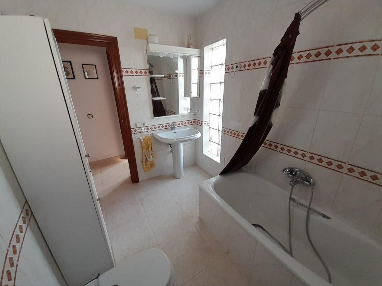 Villa for Sale in Benissanet
