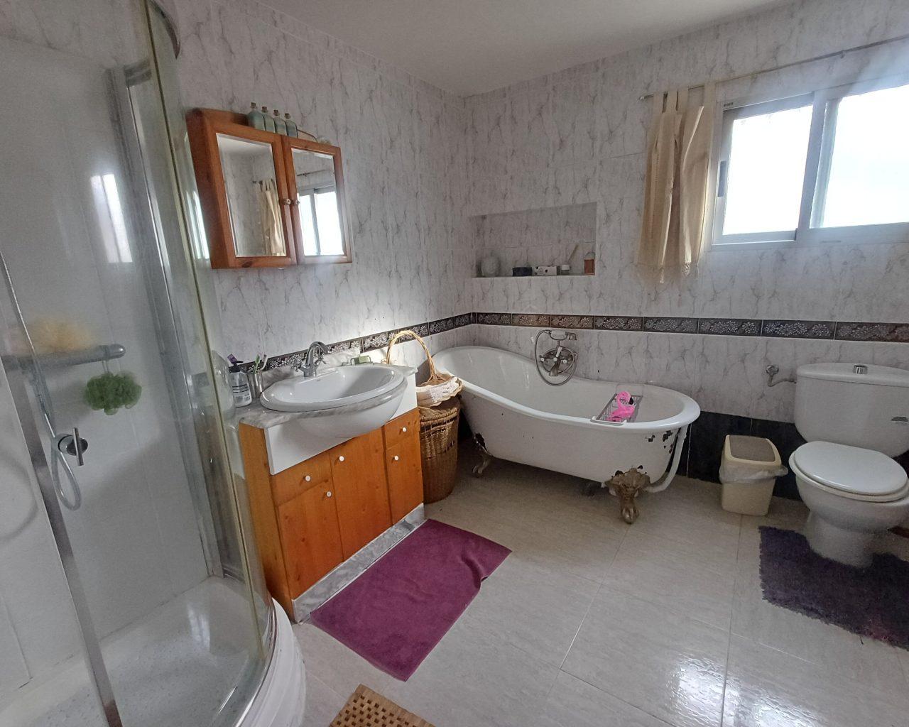 Villa for Sale in Villalonga