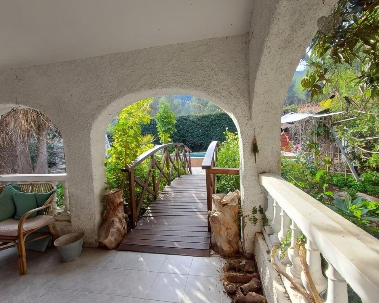 Villa for Sale in Villalonga