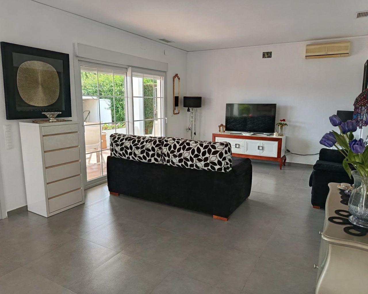 Villa for Sale in Oliva