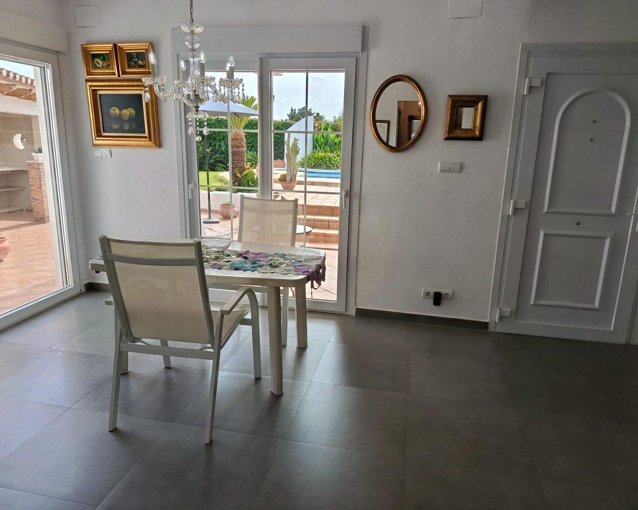 Villa for Sale in Oliva