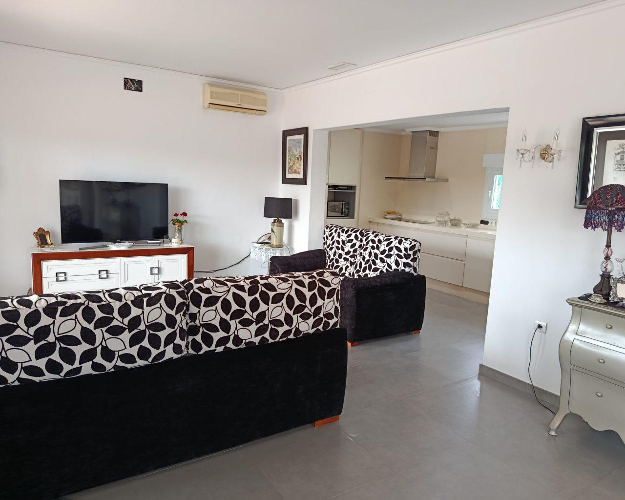 Villa for Sale in Oliva