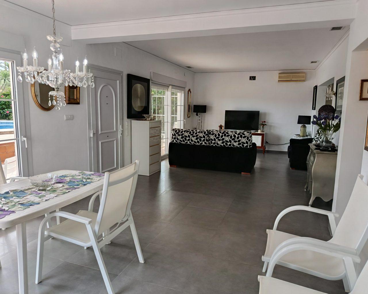 Villa for Sale in Oliva