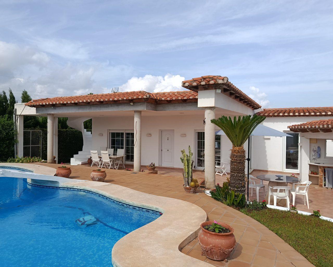 Villa for Sale in Oliva