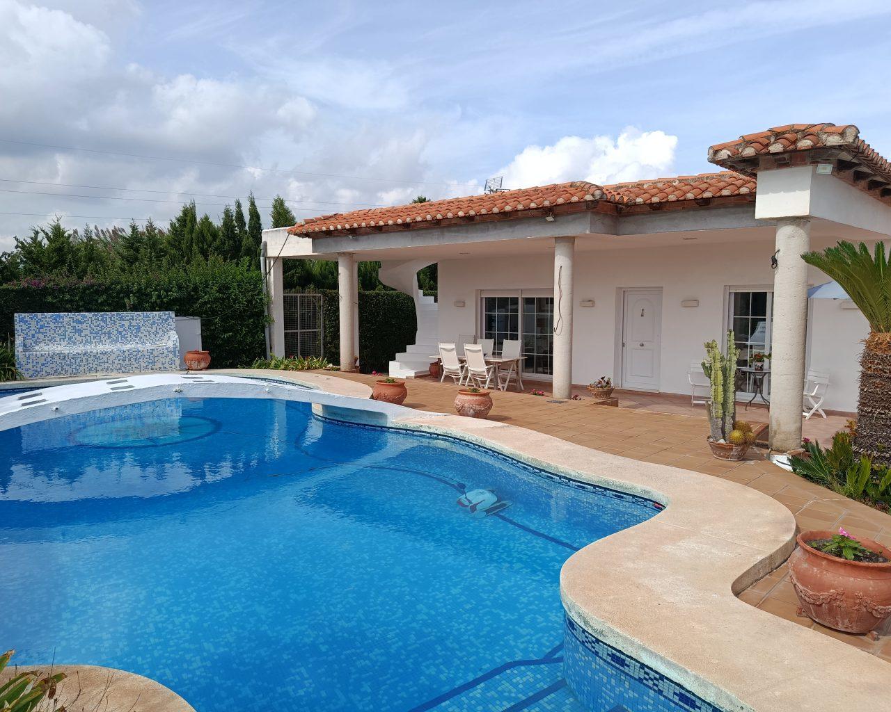 Villa for Sale in Oliva