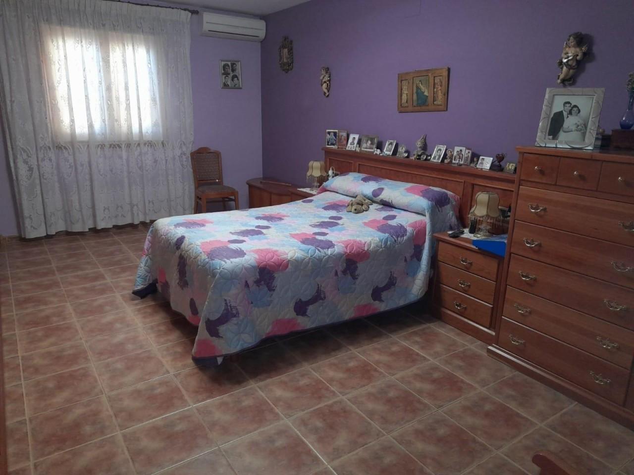 Villa for Sale in Flix